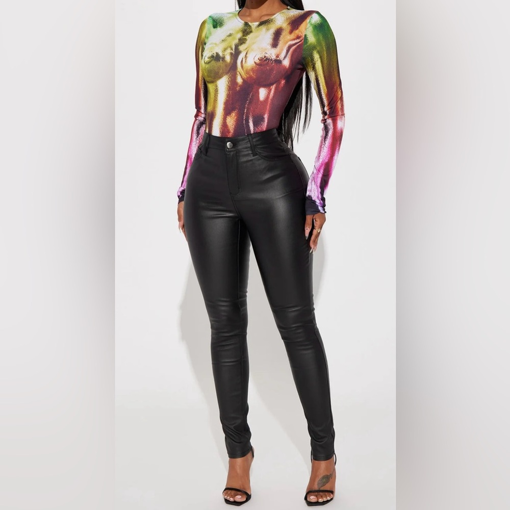 High Rise coated Skinny Pants Black Size L NWT